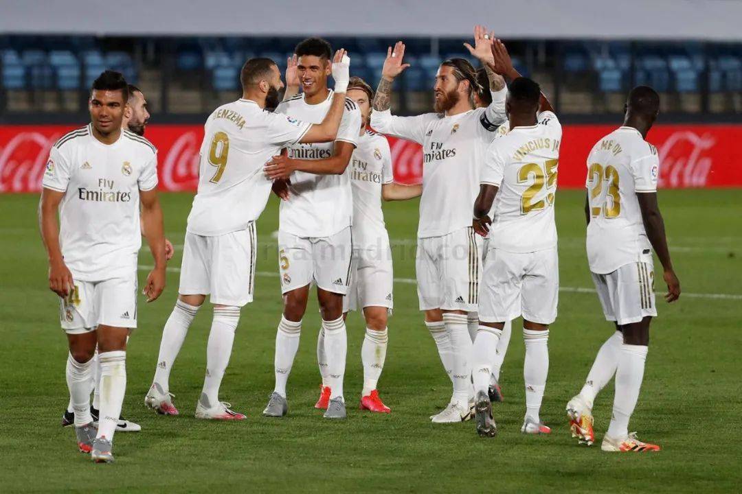 汉堡2-1斯图加特，法比奥-维埃拉破门，格拉策尔建功