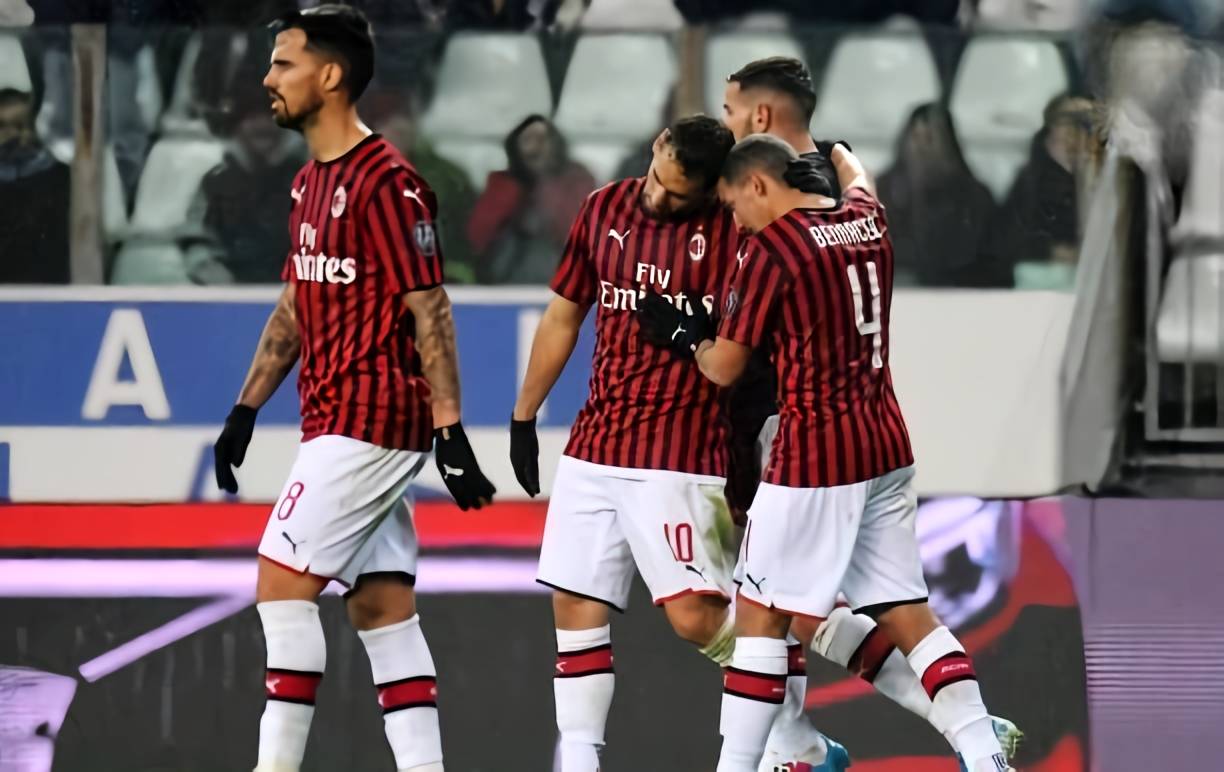 每体：已有323名巴萨会员转卖门票给法鹰球迷，这些票将作废（每体：查出323名巴萨会员向法鹰球迷转售球票，所涉门票将作废）