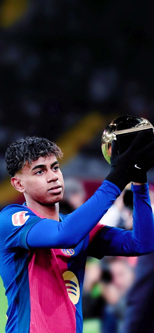 与去年排名相同，北京国安与山东泰山分别锁定中超第四第五（北京国安、山东泰山再度分列中超第4与第5）