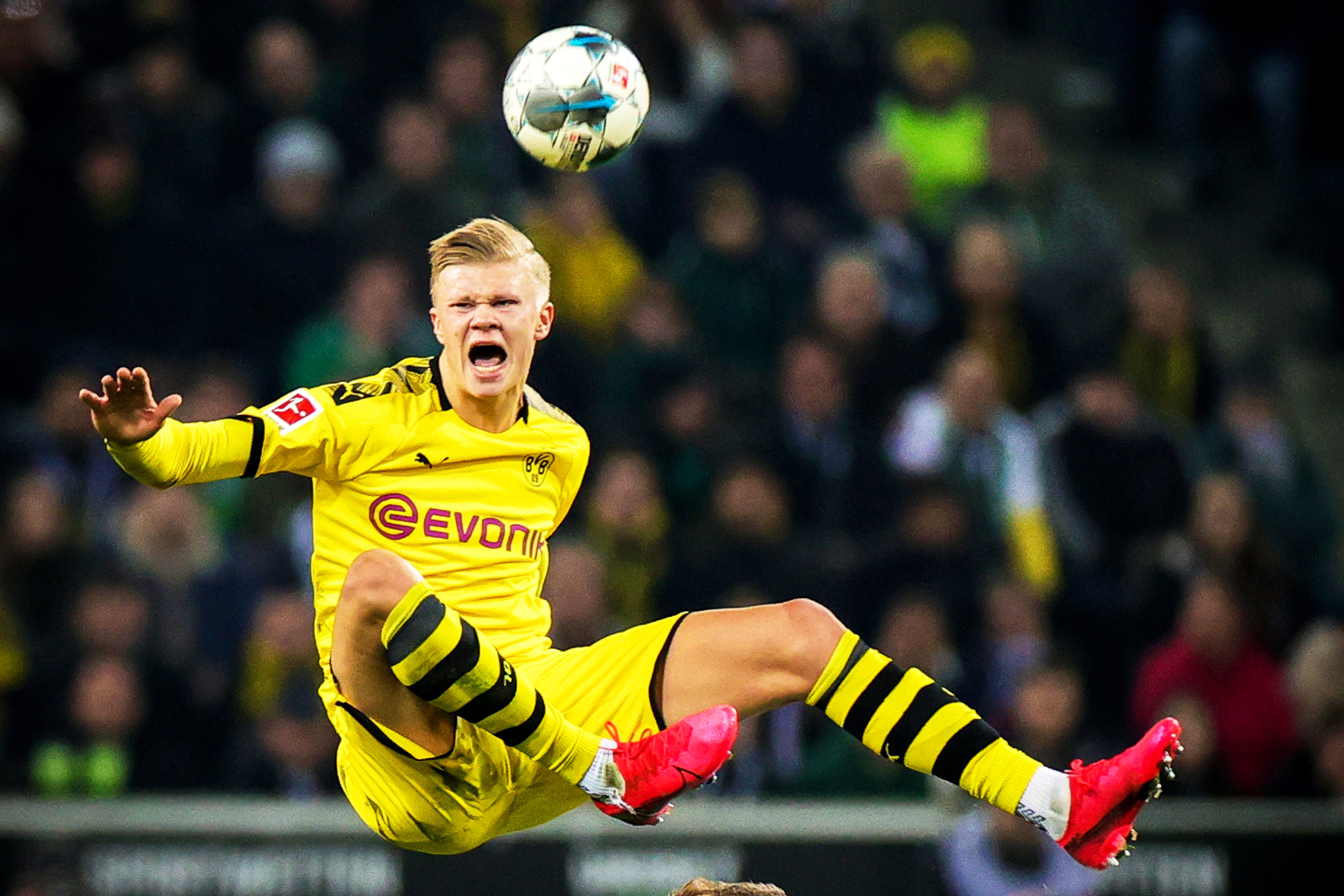 第94分钟丢球，阿森纳遭读秒绝杀！领先优势只剩3分，曼城看到希望！（阿森纳第94分钟读秒丢球遭绝杀，领先缩至3分，曼城重燃希望）