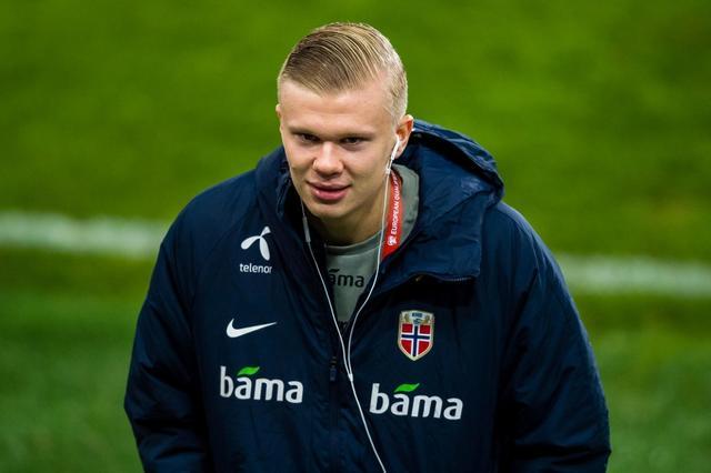 2026年世界杯抽签出炉：姆巴佩小组赛遇哈兰德，梅西与C罗或对决八强赛（2026世界杯分组揭晓：姆巴佩对上哈兰德，梅西C罗有望八强相逢）